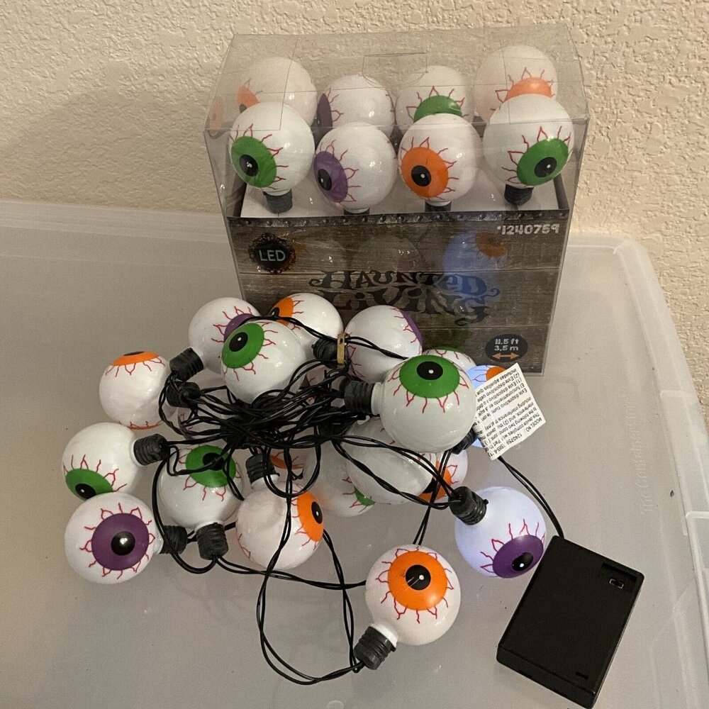 Haunted Living Halloween 2 Strands (11.5ftEach) Flickering Eyeball Lights LED